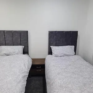 https://3-bedroom-home-meadowhall-magna-utilita-arena-free.yorkshirehotels.net